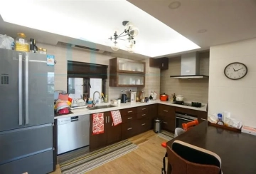Rm 13E No 3 Ambassy Court(7)