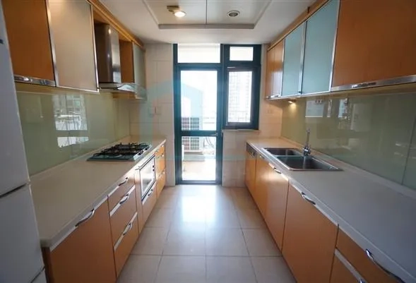 Rm 1402 No 5 Yanlord Garden(3)