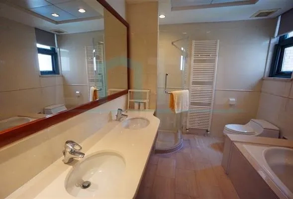 Rm 1402 No 5 Yanlord Garden(5)