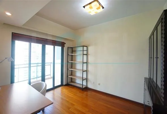 Rm 1402 No 5 Yanlord Garden(8)
