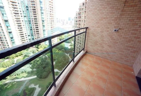 Rm 1402 No 5 Yanlord Garden(9)