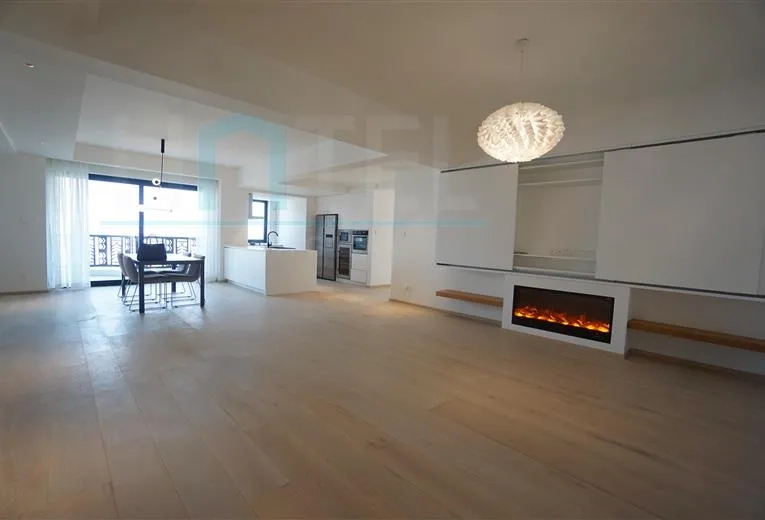 Rm 14E Jing'an Elite Tower