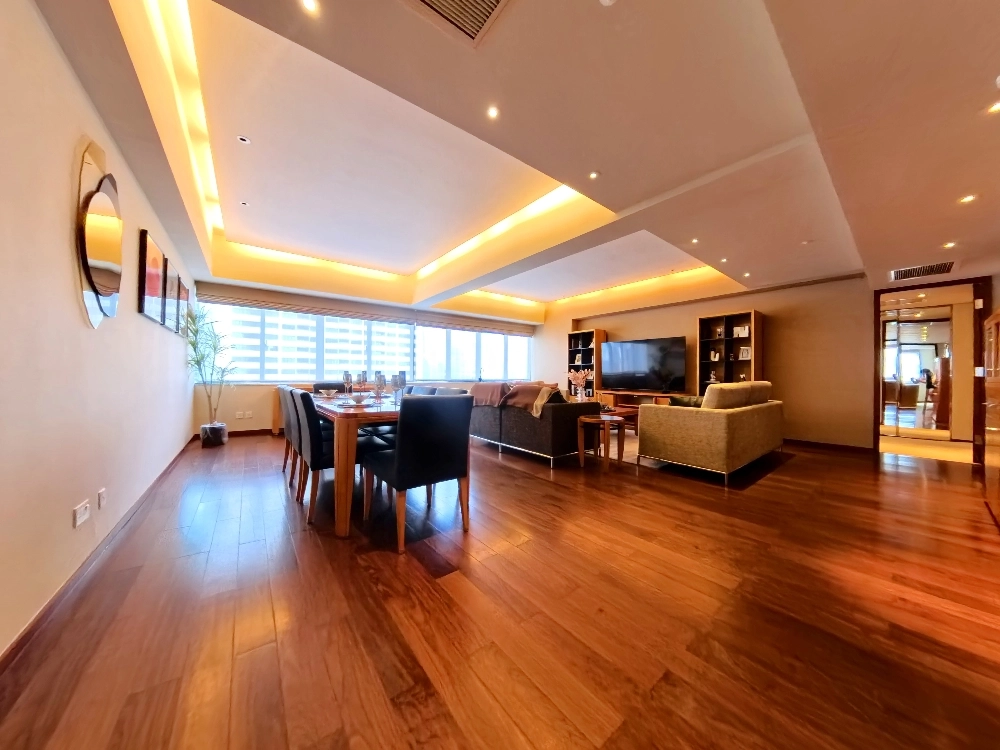 Rm 1505 Wing W Shanghai Center