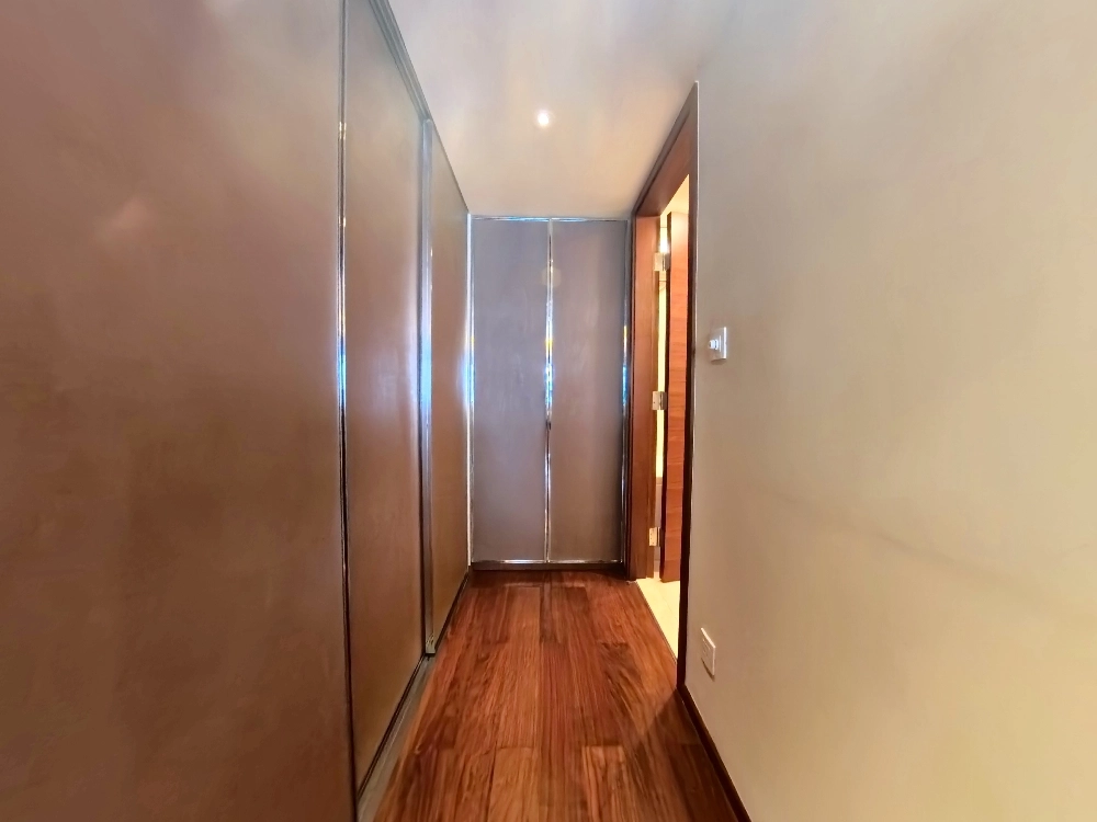 Rm 1505 Wing W Shanghai Center(13)
