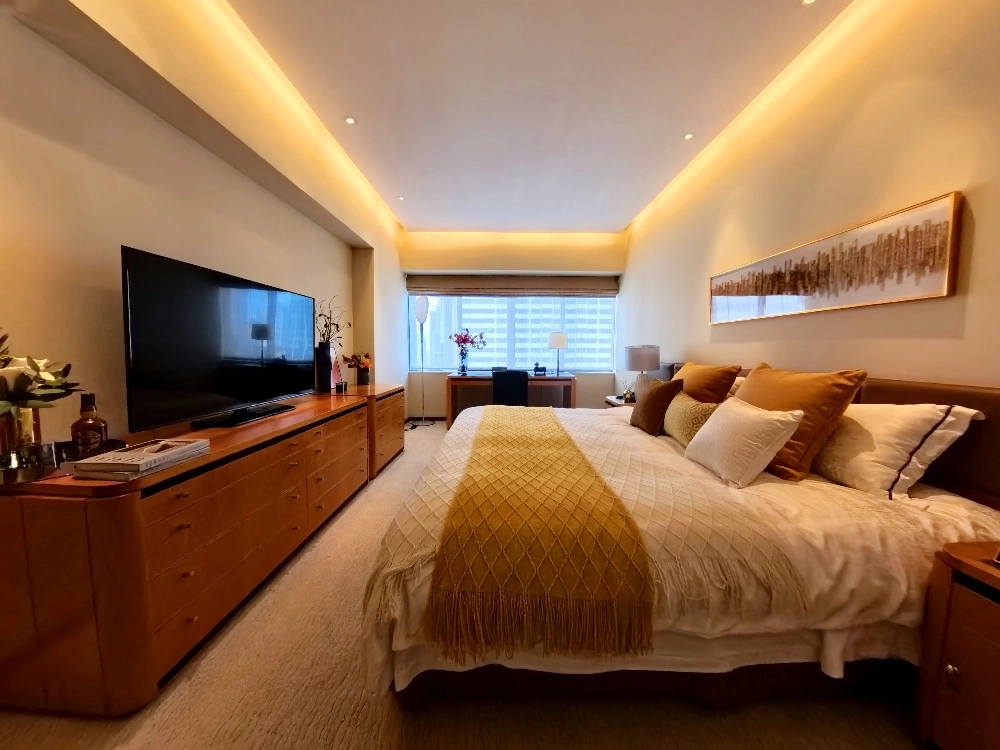 Rm 1505 Wing W Shanghai Center(7)