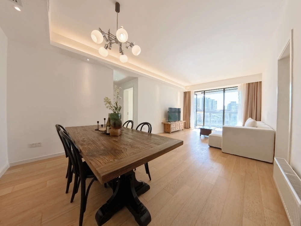 Rm 15A02 No 7 La Doll international