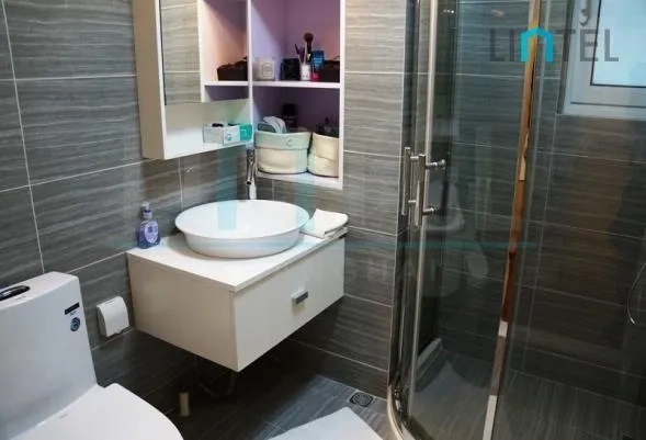 Rm 15C No 1 Weihai Court(11)