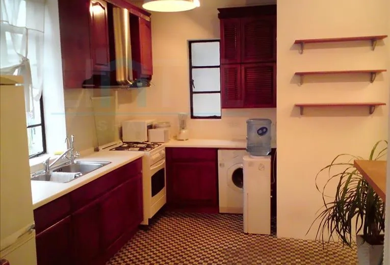 Rm 16 No 1356 Middle Huaihai Road(4)