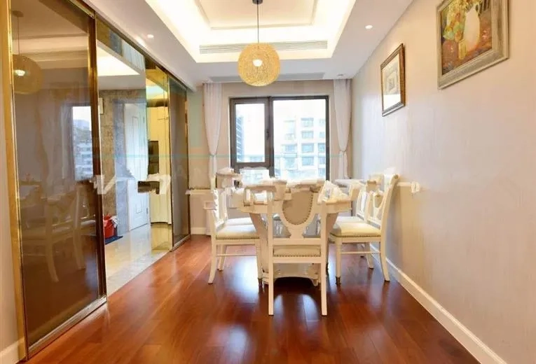 Rm 1601 No 1 The Palace II(2)