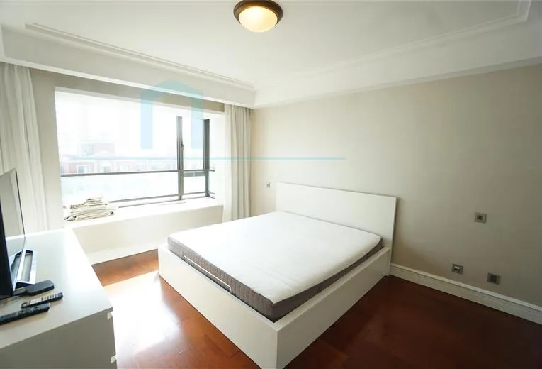 Rm 1601 No 2 The Palace I(5)