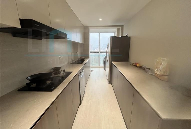 Rm 1601 No 7 Park View(3)