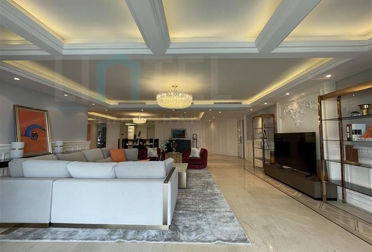 Rm 1602 No 3 Shanghai Bay Phase II(2)