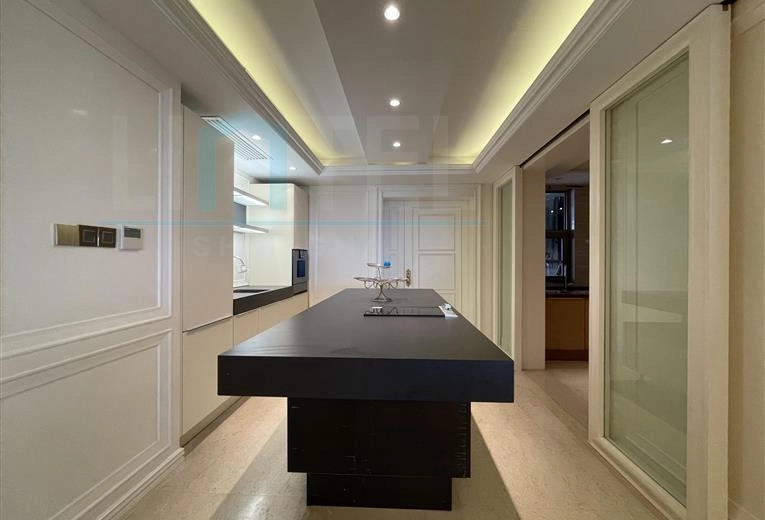 Rm 1602 No 3 Shanghai Bay Phase II(7)