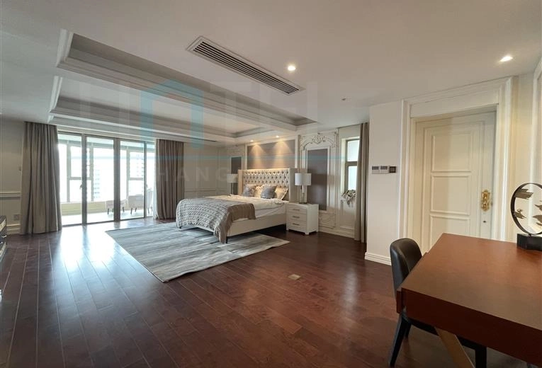 Rm 1602 No 3 Shanghai Bay Phase II(8)