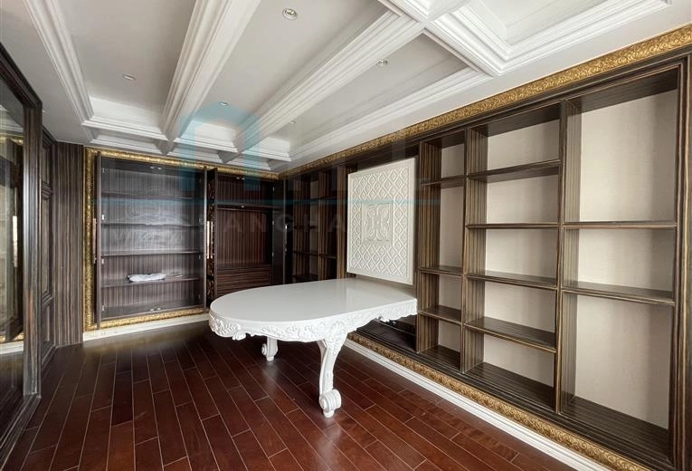 Rm 1602 No 3 Shanghai Bay Phase II(9)