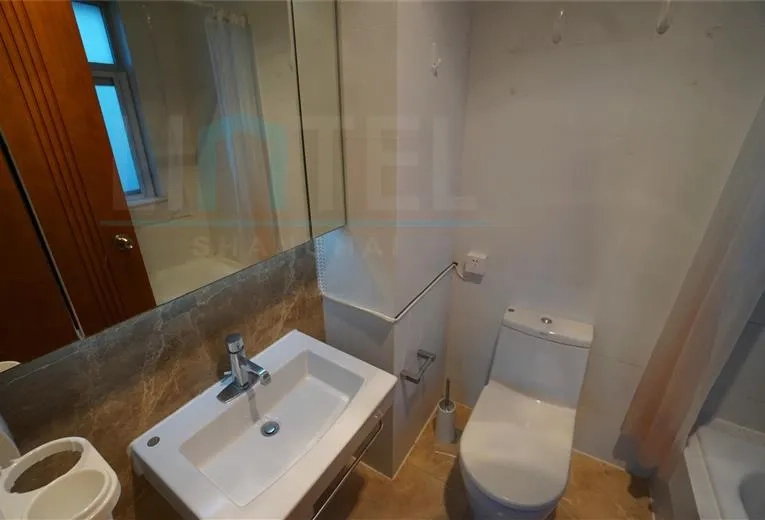 Rm 1604 No 3 Wellington Garden(6)