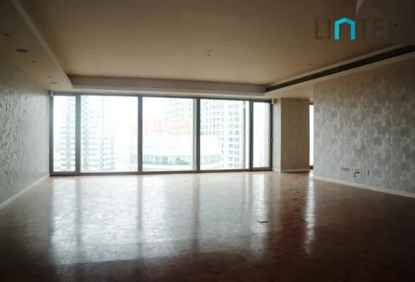 Rm 16A Huashan Square