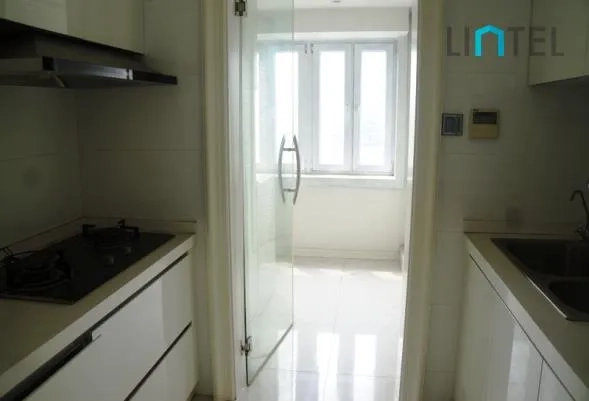 Rm 16A Huashan Square(4)