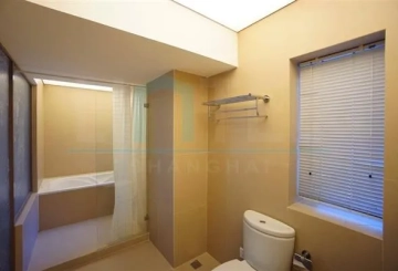 Rm 16A No 1 Ambassy Court(9)