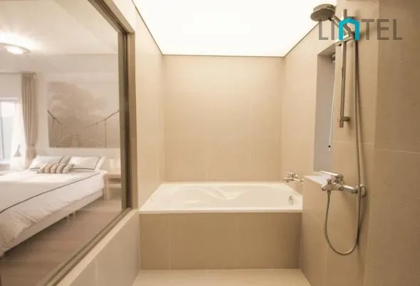 Rm 16A No 3 Ambassy Court(4)