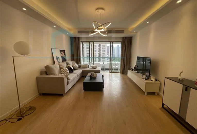 Rm 16A No 8 One Park Avenue