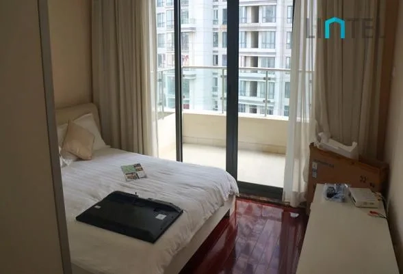 Rm 16C No W1 Top of City(5)