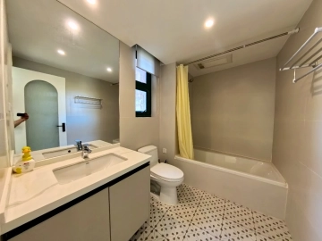 Rm 1701 No 26 Yanlord Garden I & II(10)