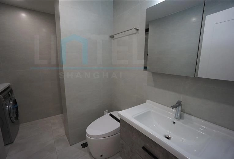 Rm 1701 No 7 Manhattan Heights(12)