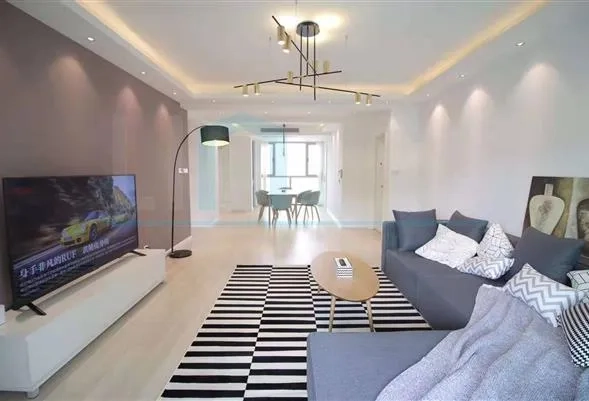 Rm 1702 No 2 La Doll international