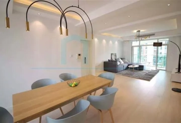 Rm 1702 No 2 La Doll international(2)