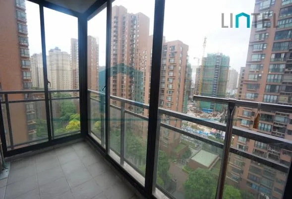 Rm 1702 No 7 The Bund Side(2)