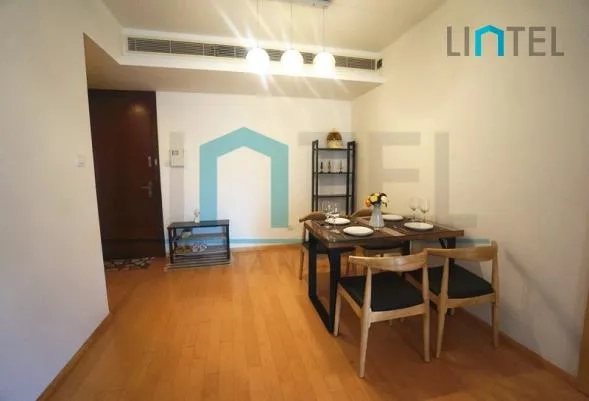 Rm 1702 No 7 The Bund Side(3)