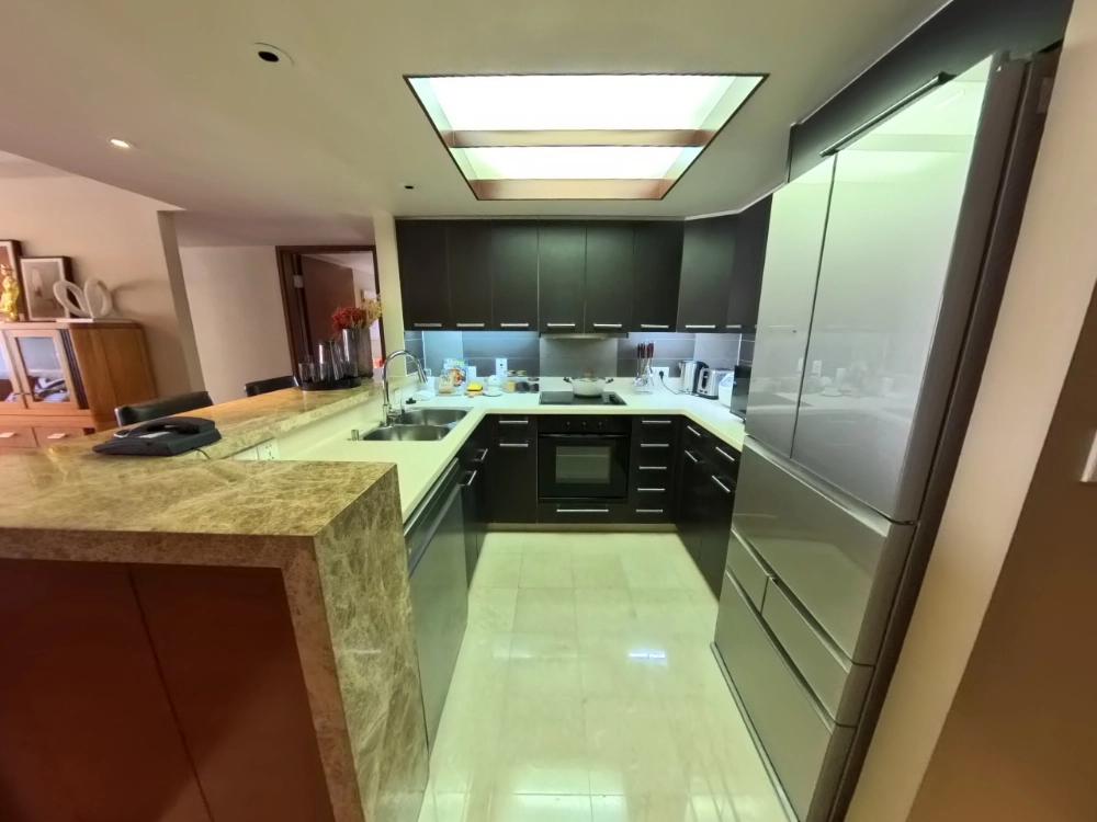 Rm 1712 No W Shanghai Center(3)