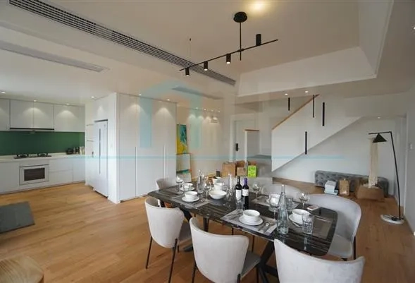 Rm 17B No 170 Jiashan Road(11)