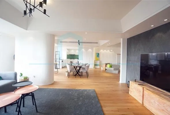 Rm 17B No 170 Jiashan Road(4)