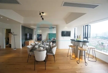 Rm 17B No 170 Jiashan Road(8)