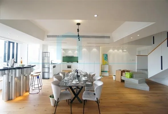 Rm 17B No 170 Jiashan Road(9)