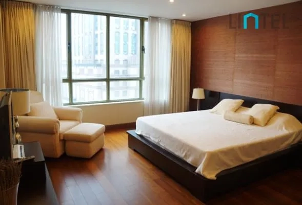 Rm 17B The House(13)
