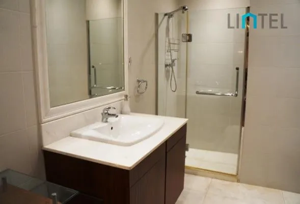 Rm 17B The House(21)