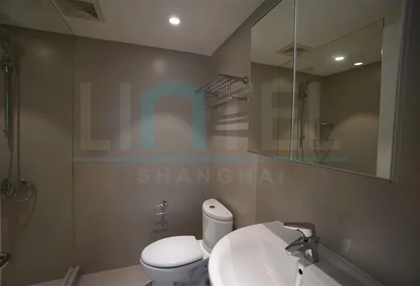 Rm 17C No 2 41 Hengshan Road(12)