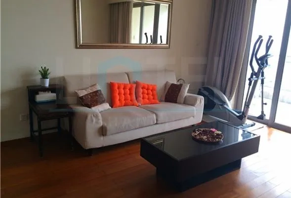 Rm 1801 No 10 Yanlord Town(2)