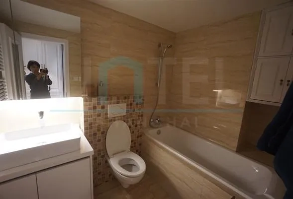 Rm 1802 No 11 Grand Jewel Apartment(9)