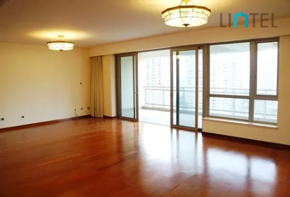 Rm 1802 No 19 Yanlord Town(2)
