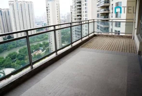 Rm 1802 No 19 Yanlord Town(3)