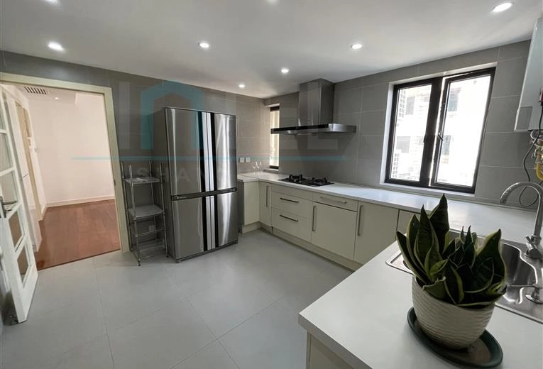 Rm 18B No 1 Grand Plaza(6)