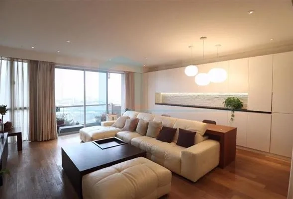 Rm 18B No 3 Chevalier Place