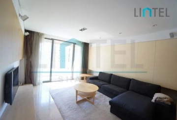 Rm 18B No W8 Top of City