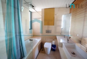 Rm 18B No W8 Top of City(12)