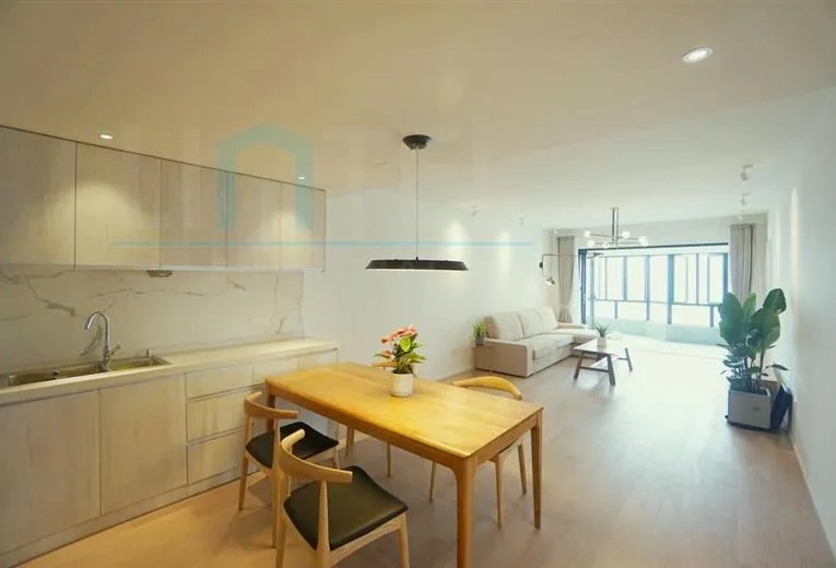 Rm 18C No 1 Grand Plaza(2)