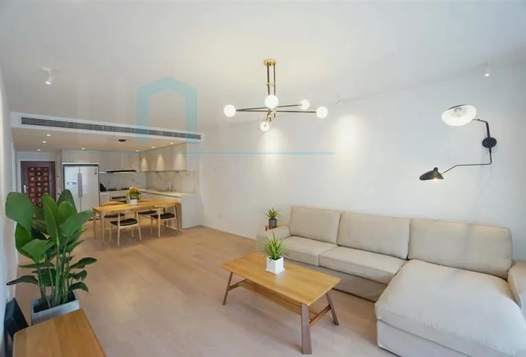 Rm 18C No 1 Grand Plaza(3)